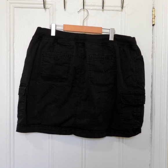 Black Cotton Skort with Side Pockets - Size 24 - Picture 3 of 3